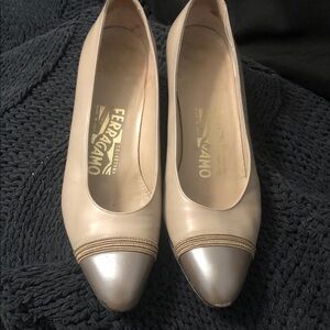 Vintage Salvatore Ferragamo Navone Pumps | 7B | Beige & Silver Cap Toe